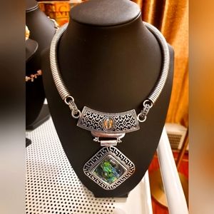 Costume Jewelry- Silver toned necklace